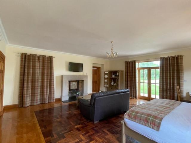Balblair Suites Нэрн Экстерьер фото